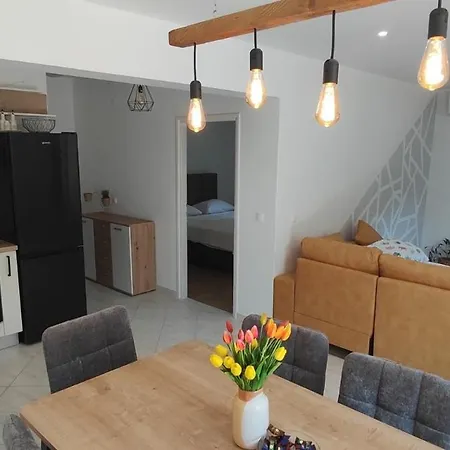 דירה With Parking Space Grebastica, Sibenik - 27874 Grebaštica